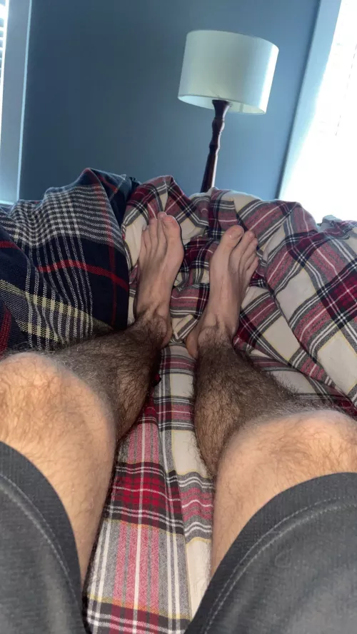 Are hairy legs welcomed here? by 24Lofti