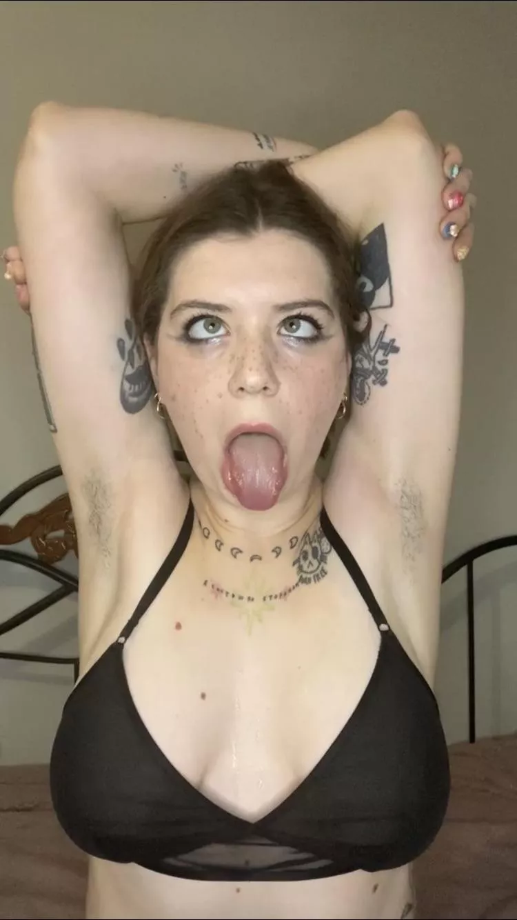Armpit ahegao 🥵 posted by feetyourlick