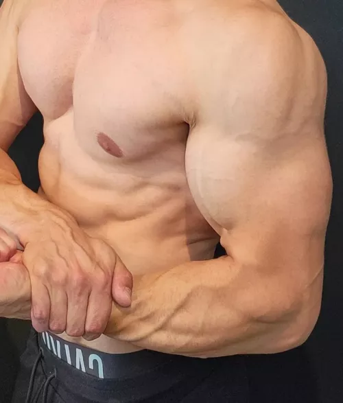 Big & thick 😜💪🏼 by John_fitness91