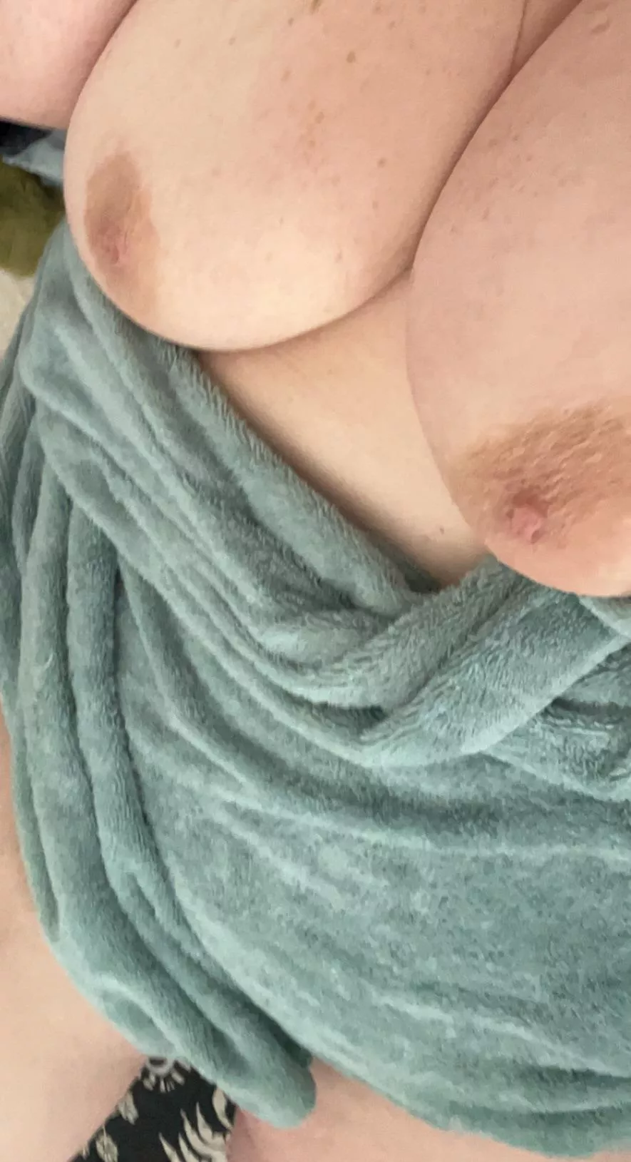 Come help me dry off and then get me wet again 🤤 posted by Messinadress33