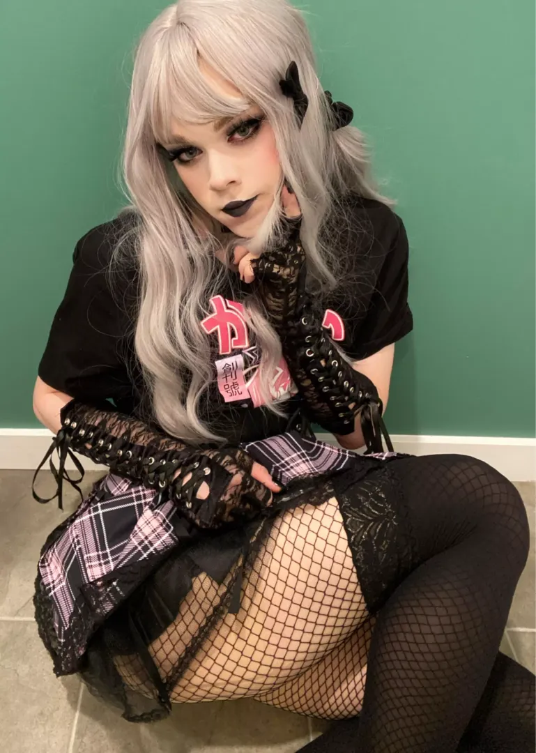🖤Do you like the view?🖤 posted by Dry-Apple2493