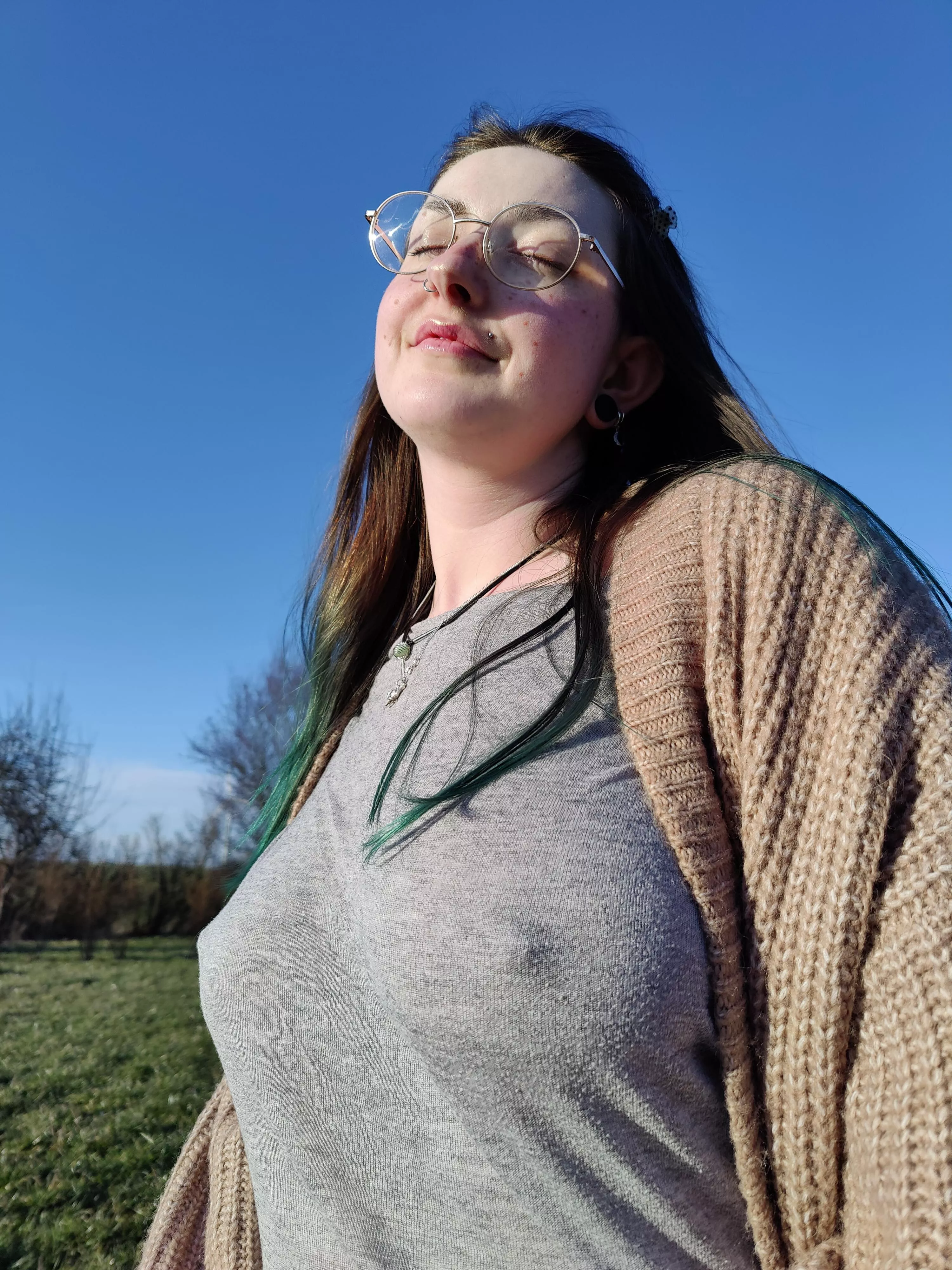 Enjoying the first of the spring sunshine 🌸🌷 posted by Maple_Mooon