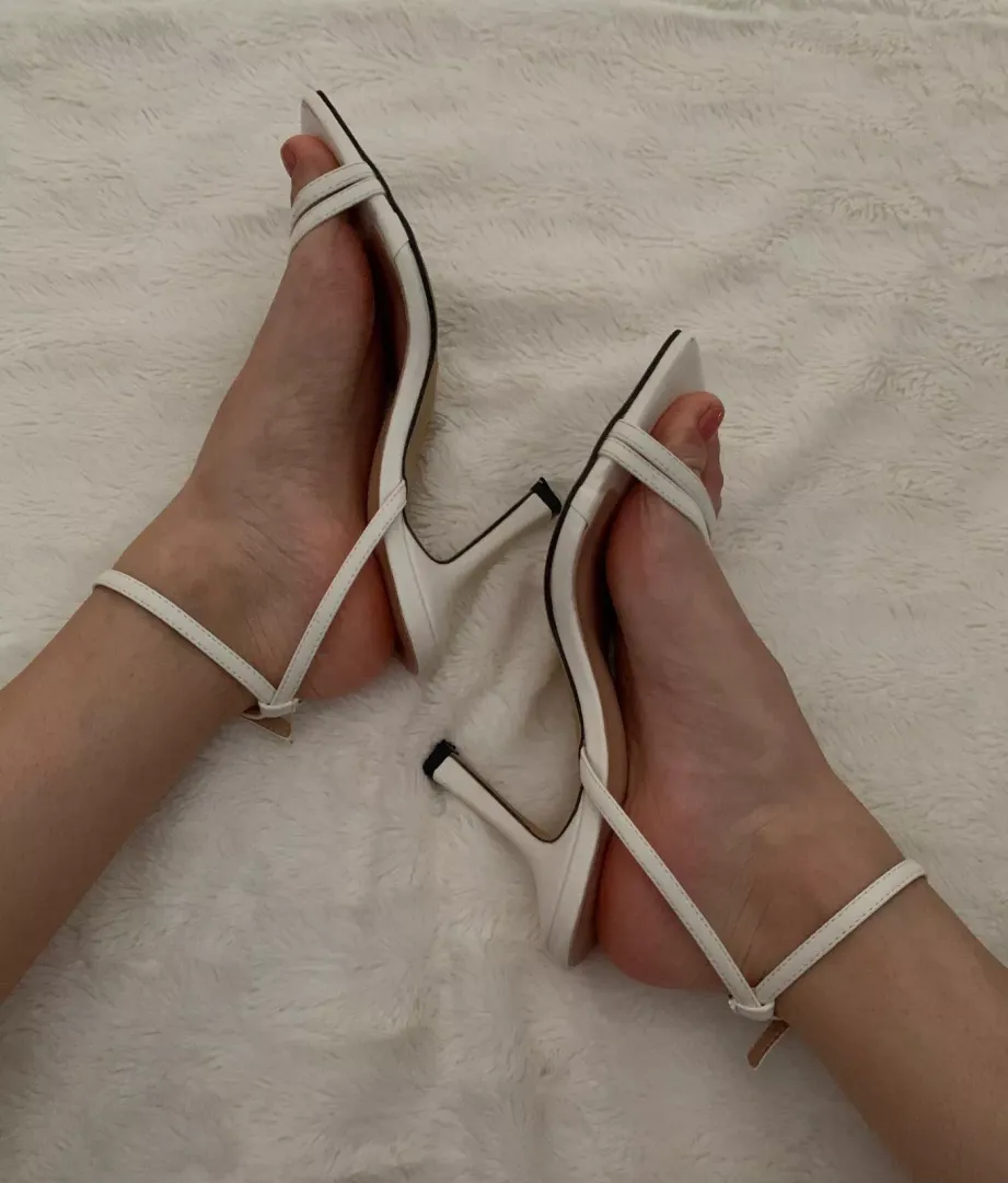 [F] These make me so tall posted by Lauraaalove