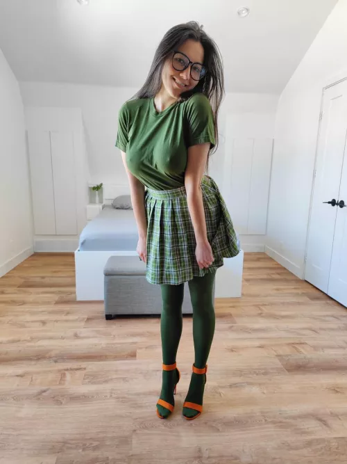 Feeling cute in my green t-shirt by HelloSweetAly