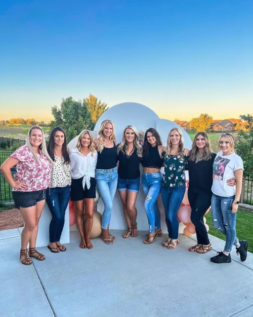 Group of milfs by MynameisHailie