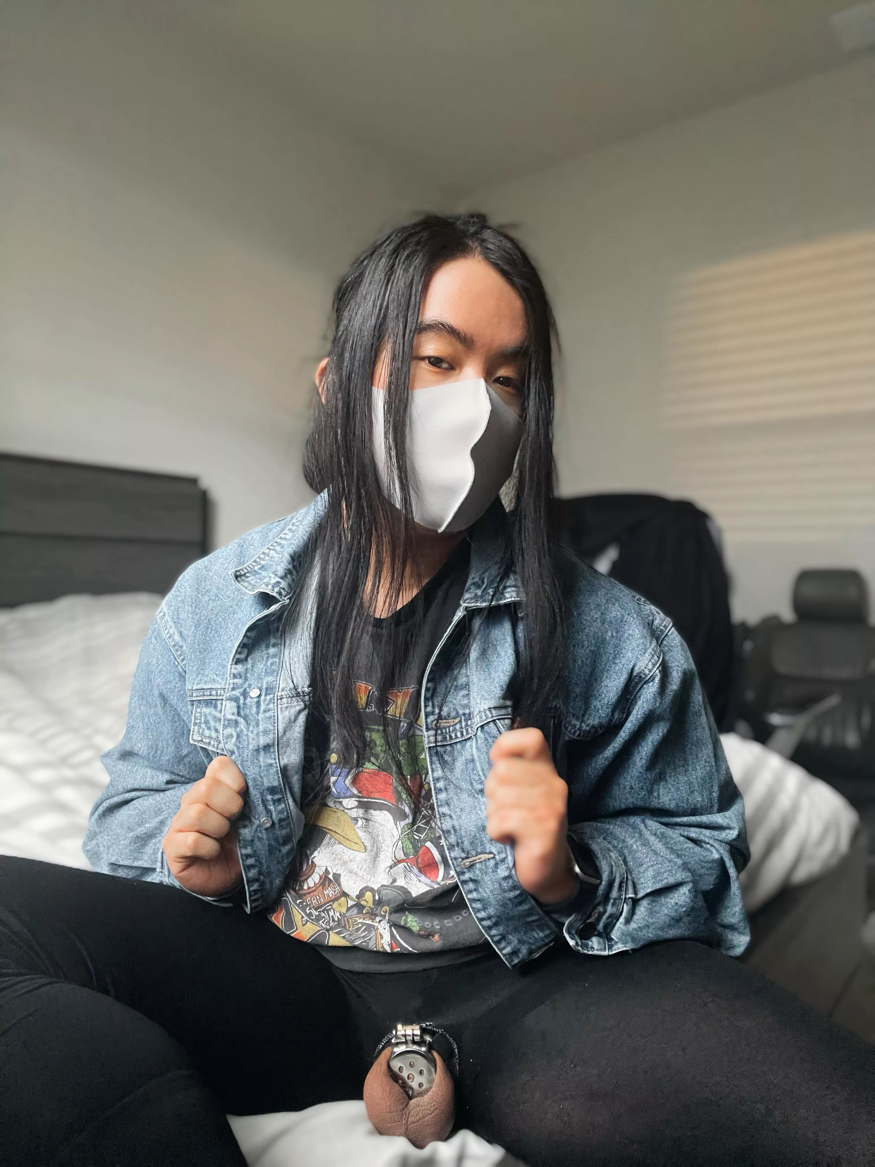 Happy Easter! Will you be caged today? 🙋‍♀️ posted by xtnnne