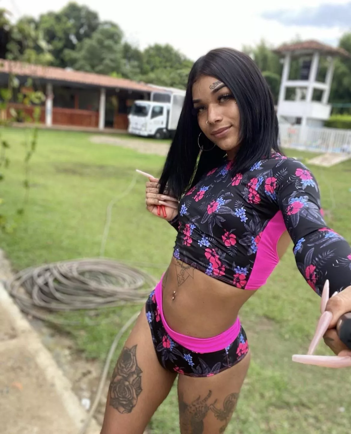 Hi baby come take a walk with me 😏😉 posted by CrimsonDawn_Cumlover