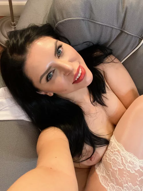 How can this pretty face be so fucking slutty by KiraQueen__