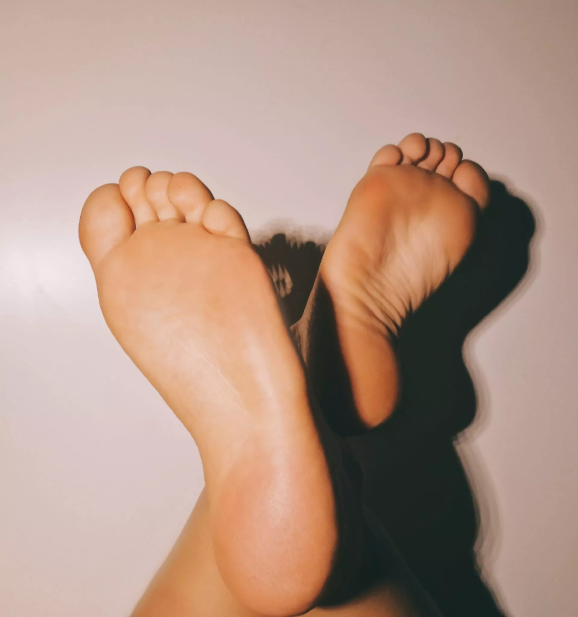 i kinda Like this Pose ♥️ posted by JuliasSecretSocks