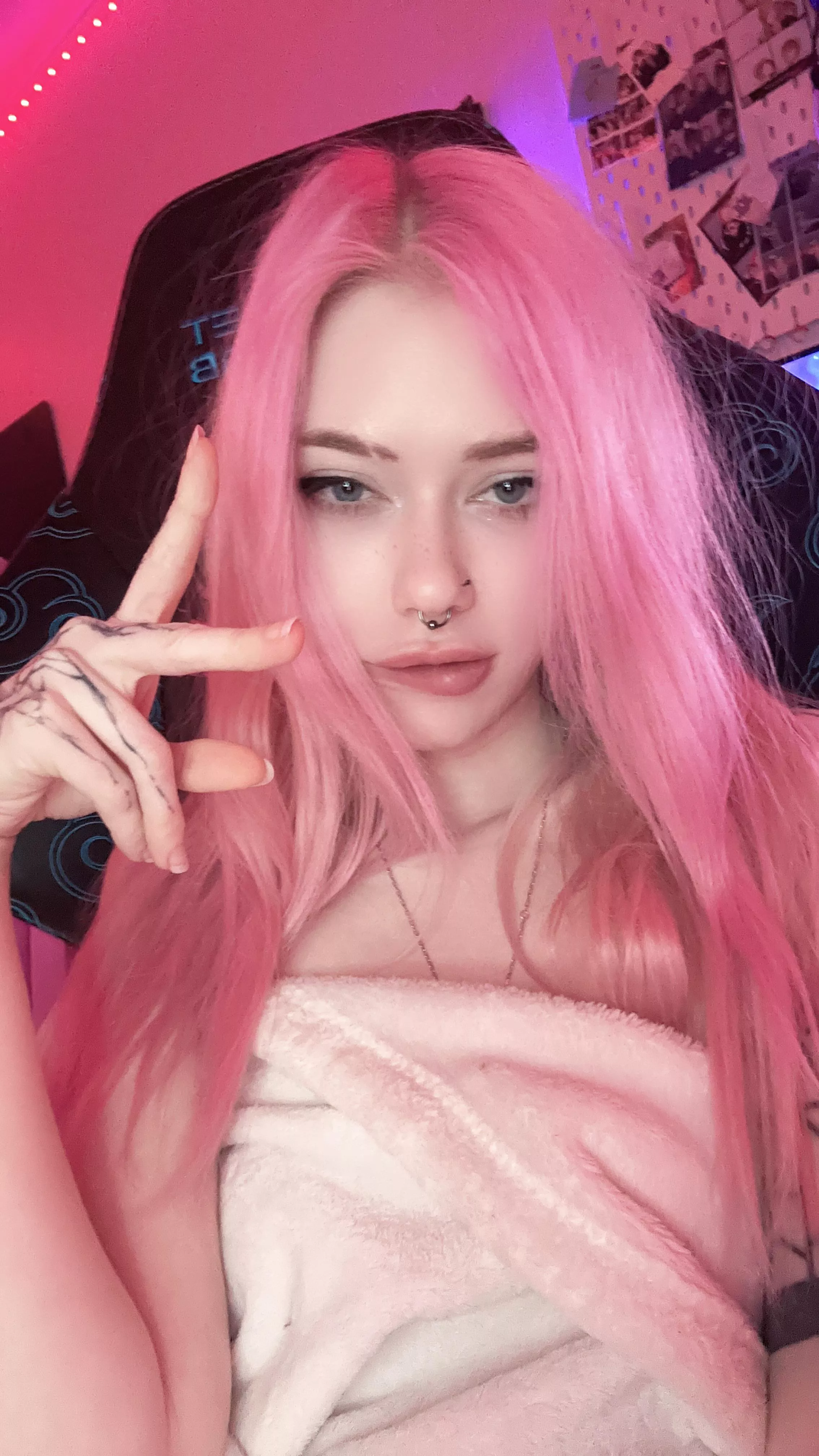 Is ur dick cold? Let me help u warm it up posted by saekkico