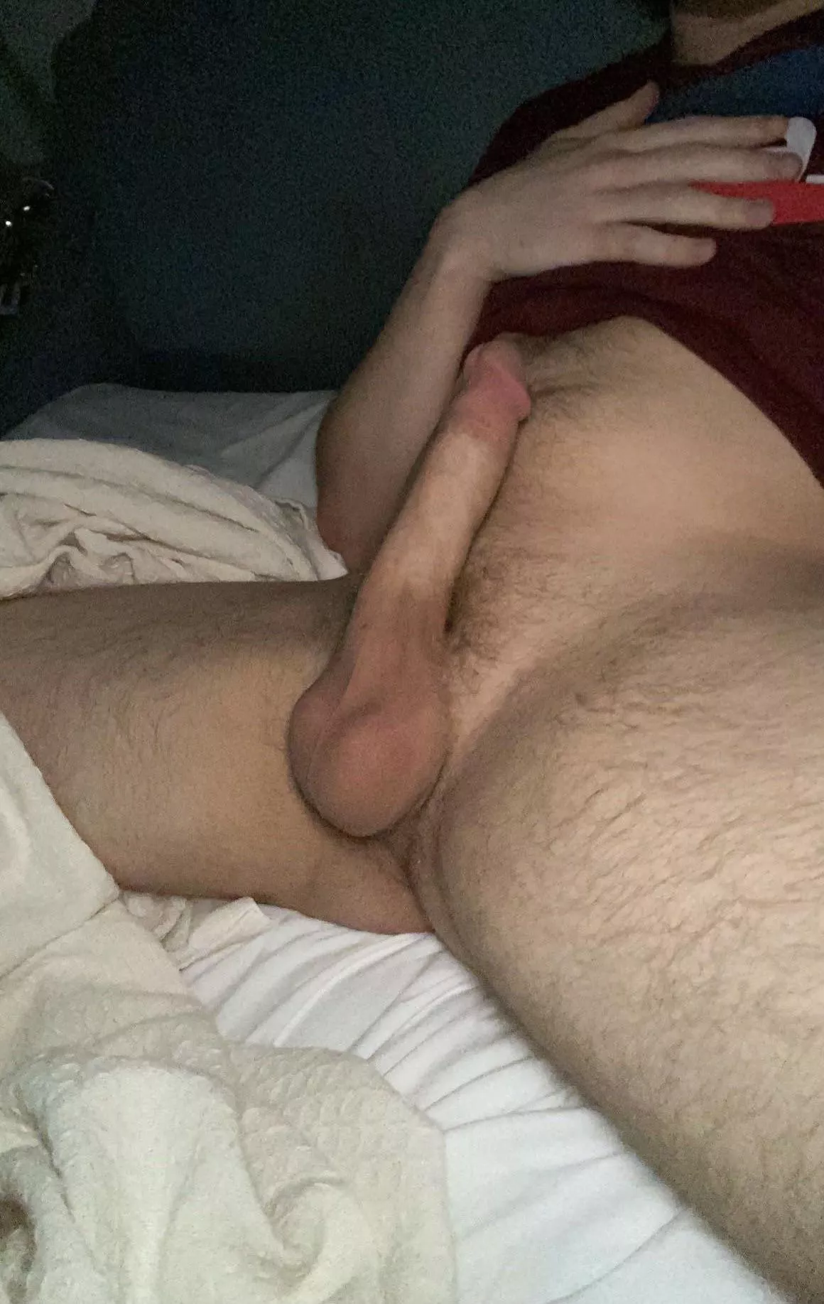 It feels so heavy :3 posted by UwUvv