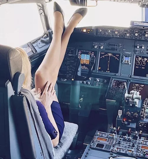 Legs in the air by arrayoutofbounds