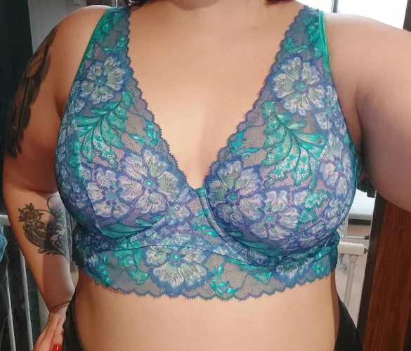 Love my new bra by CheeckyMe1992