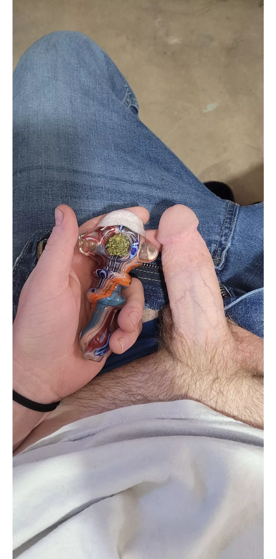 [M] It's only halfway because I'm smoking alone. Who'd be my sucking buddy? posted by OccasionallyDaddy