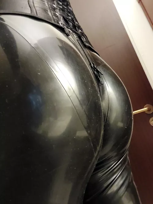 [OC] Felt sexy in it 😊 Happy Easter! by Luke_Lang23