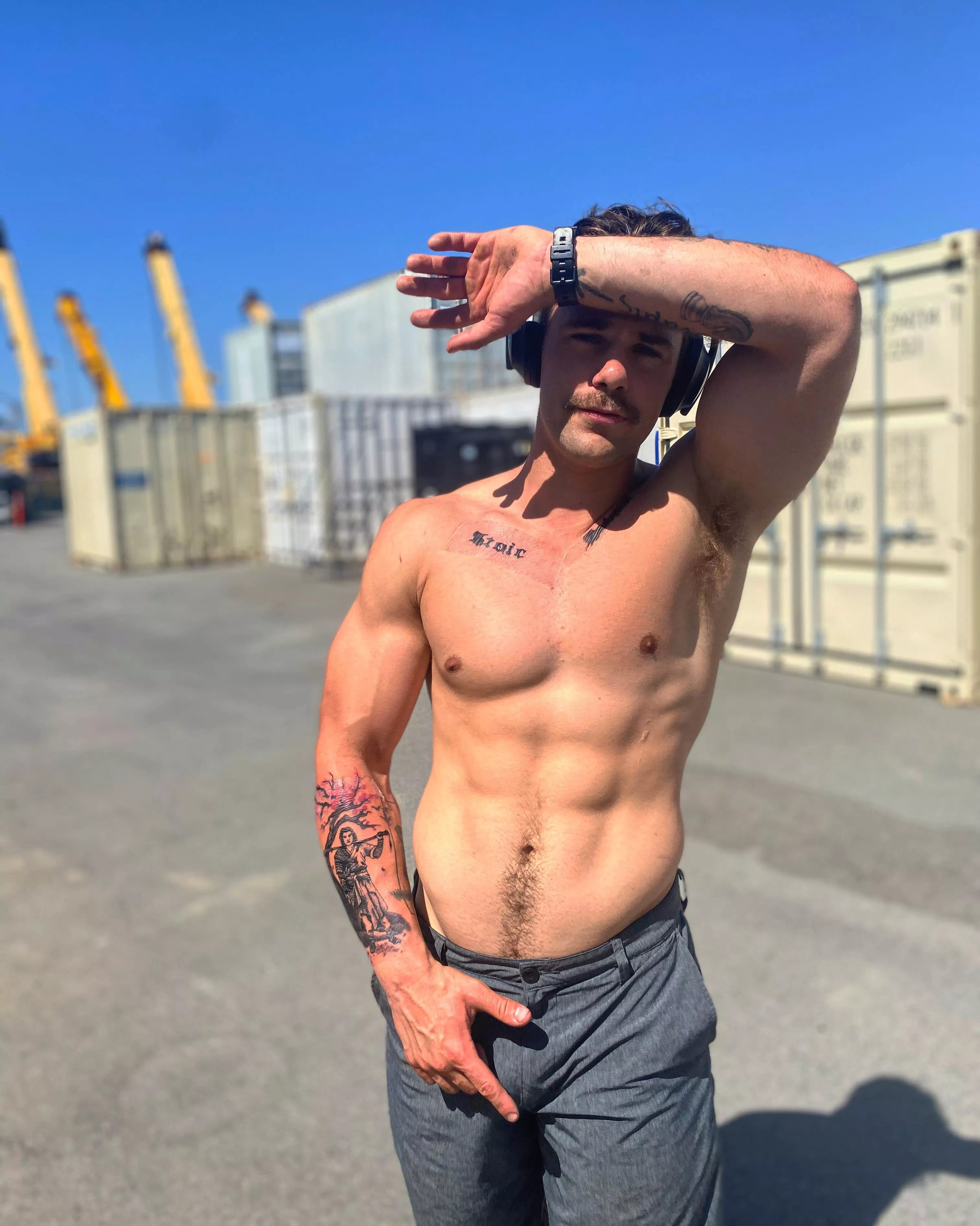 Older photo but a goodie posted by Crixusalexander