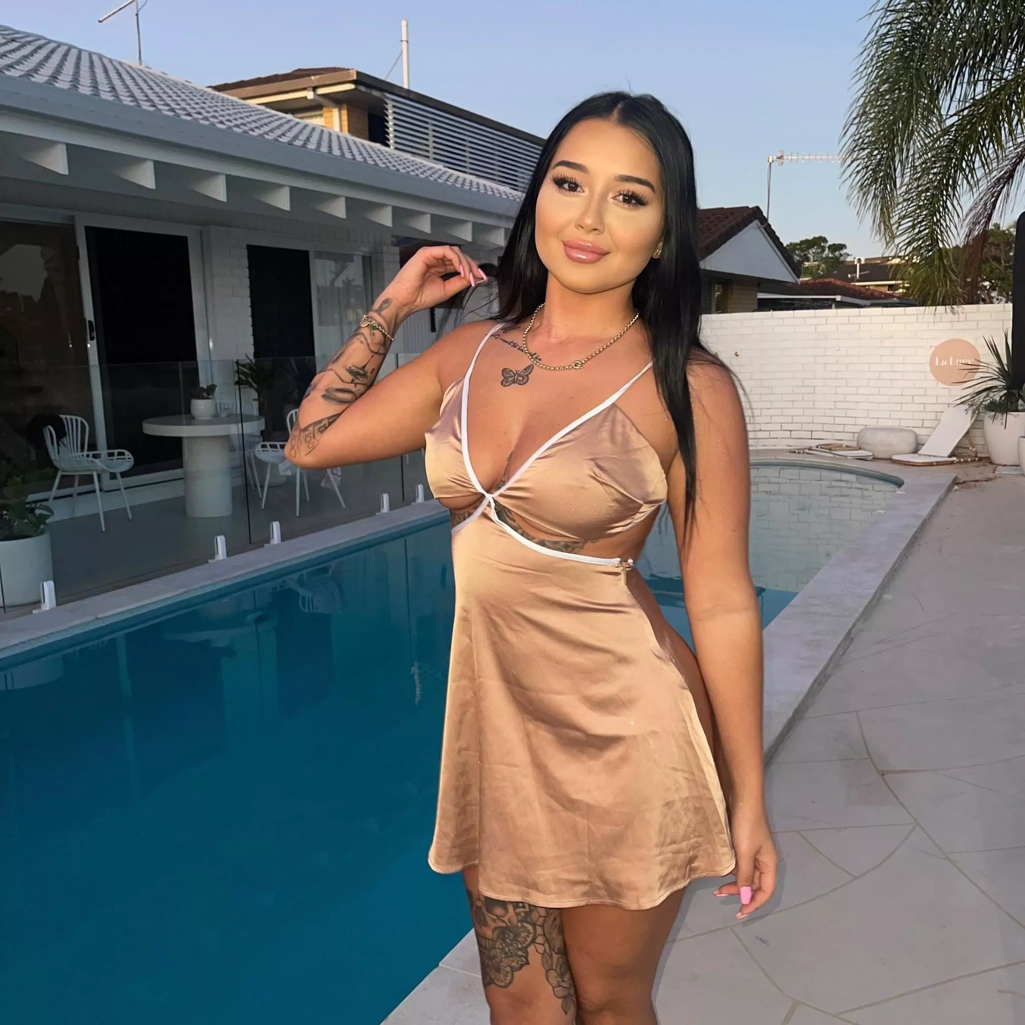 Ready to have this satin dress pulled off posted by Android_antics