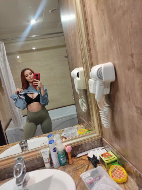 Redhead in the gym by Dasharkiss_real