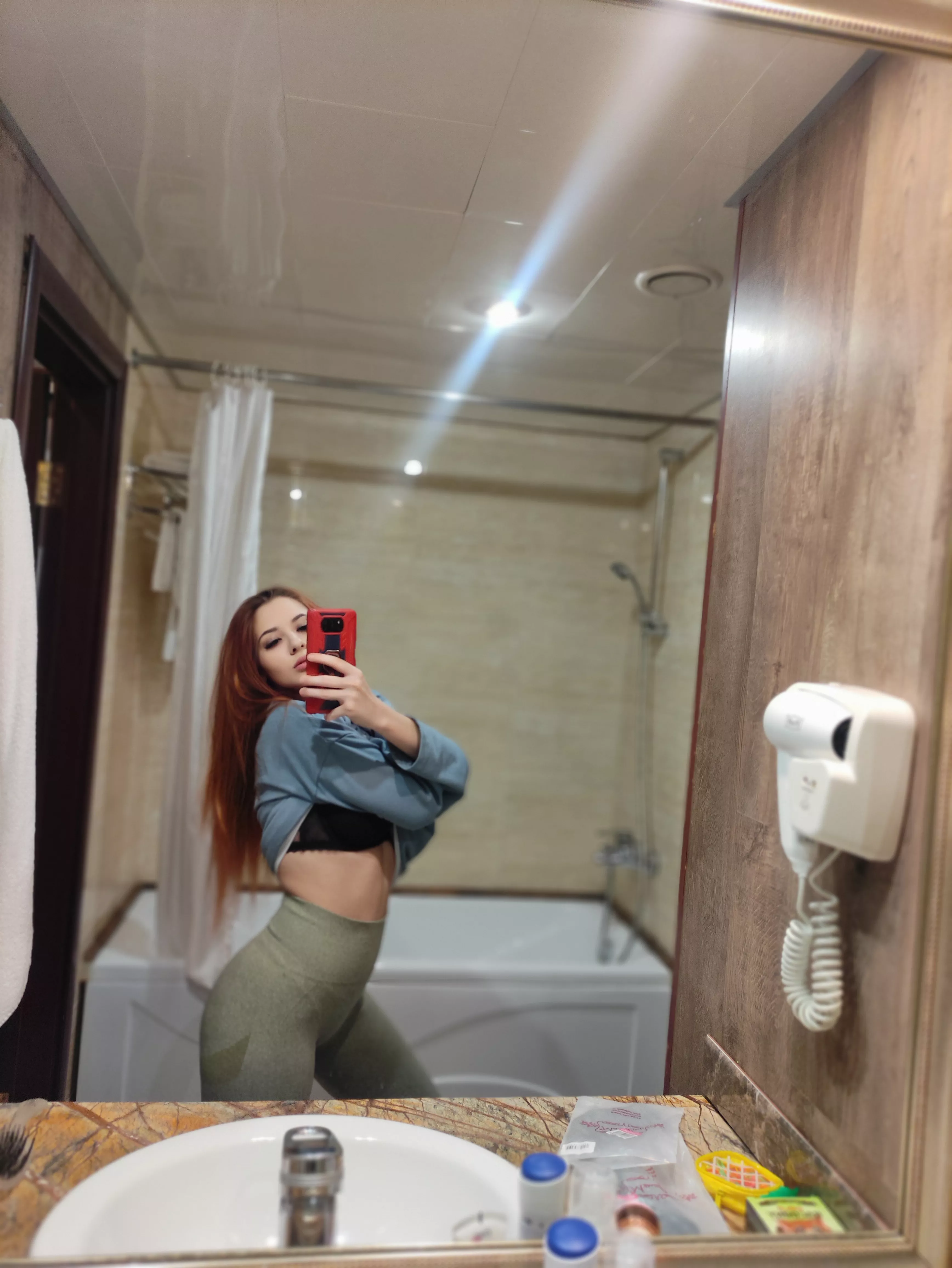 Strong hugs and streams of feelings alone with yourself 💔 posted by Dasharkiss_real