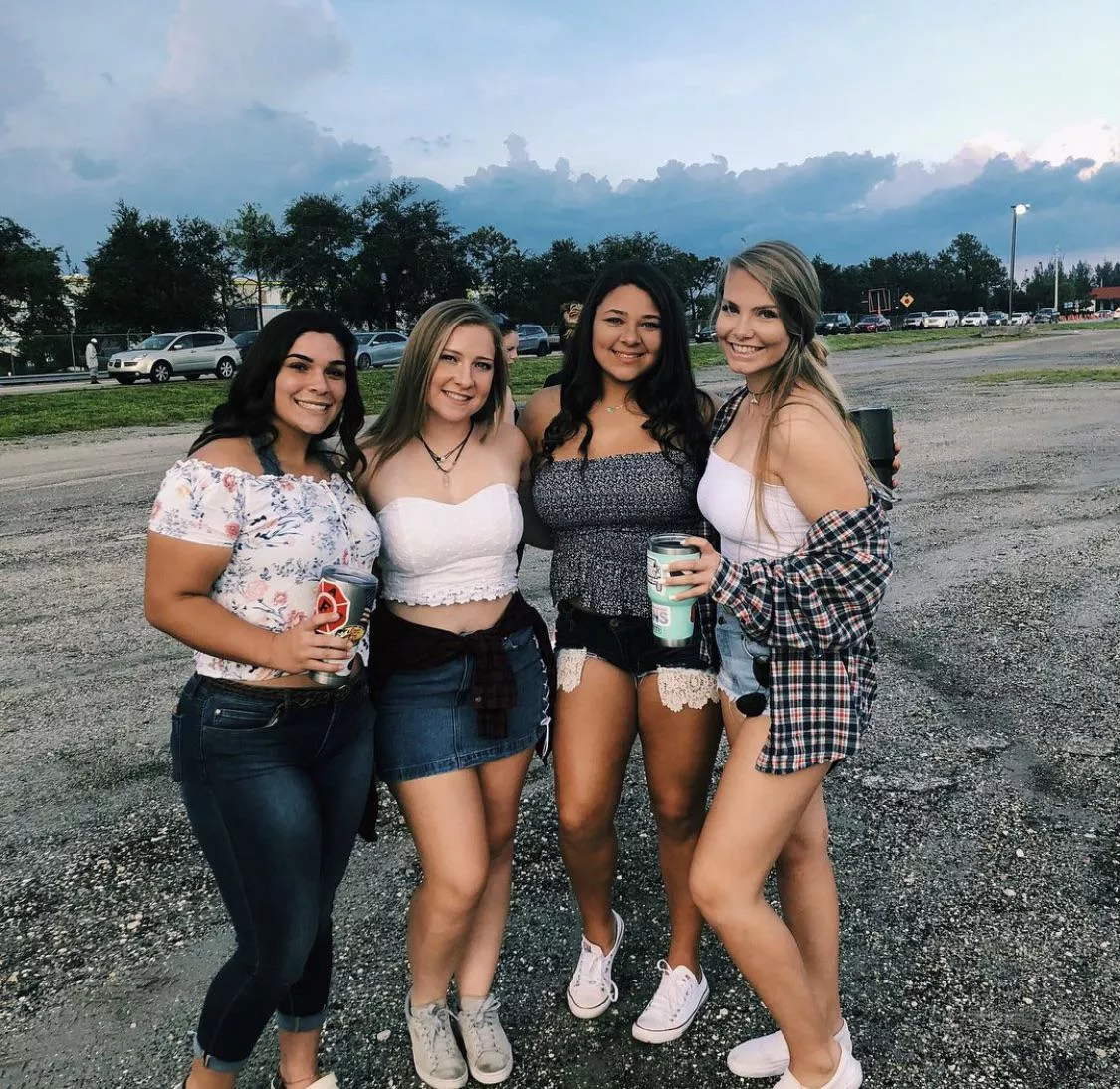 Tailgate time 🥂 posted by knightplayaa