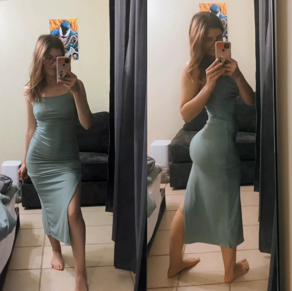 This dress hugs me in the right places posted by Cozysophie