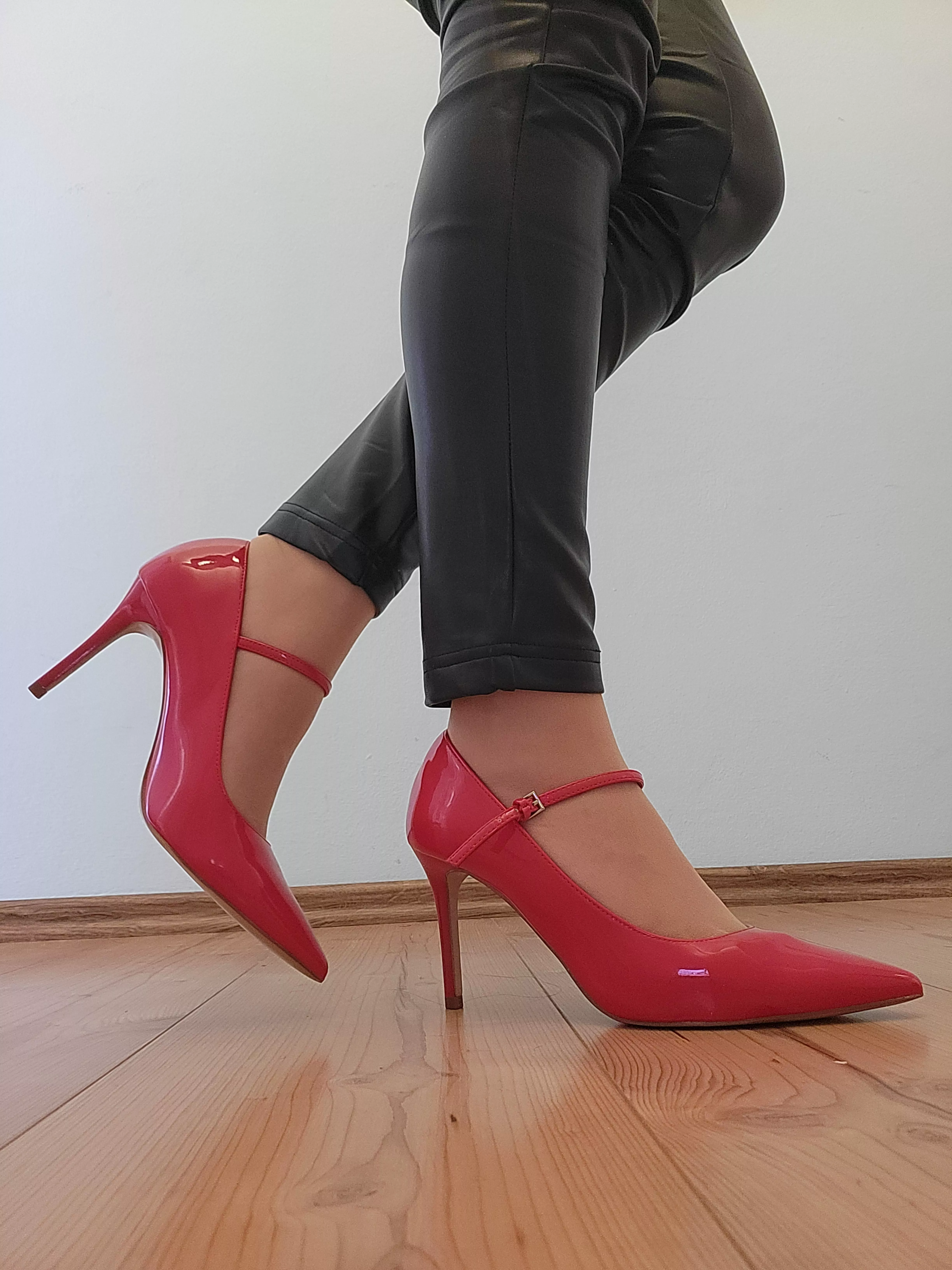 This is what i'll wear tomorrow at the office (OC) posted by SexyFootie