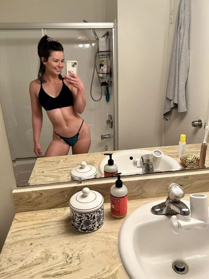 Would you fuck me on the counter by marleyandyouuu