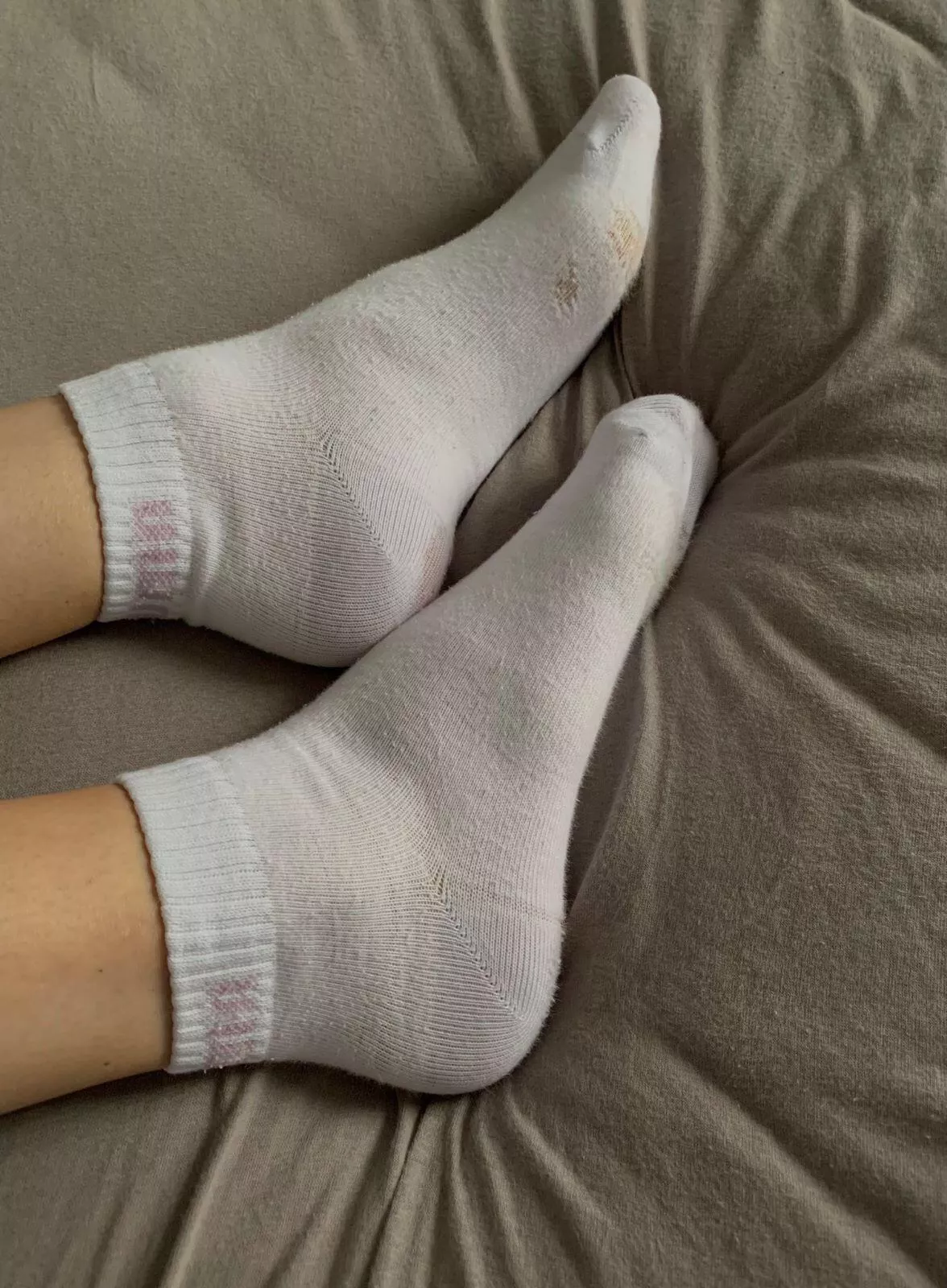 Yes they get stinky and yes I want you to sniff them😈 posted by Lauraaalove