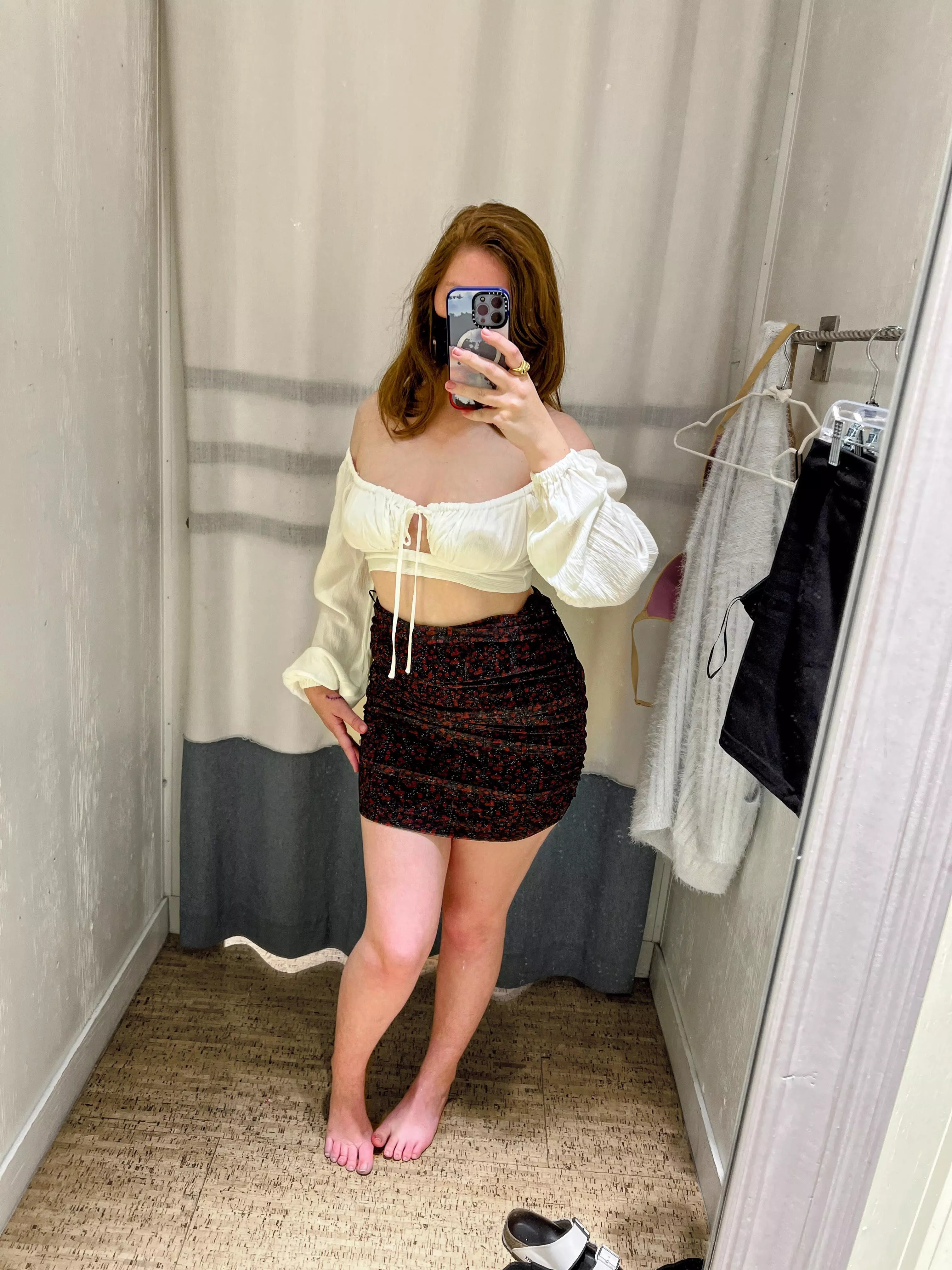 A barmaid for the night (f) posted by EightBitBailey