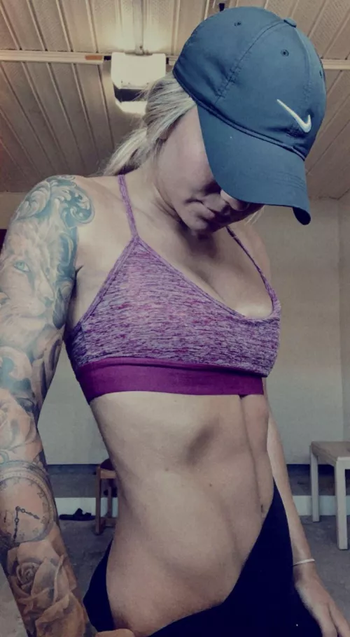 Abs coming on nicely by SeaOttersFan