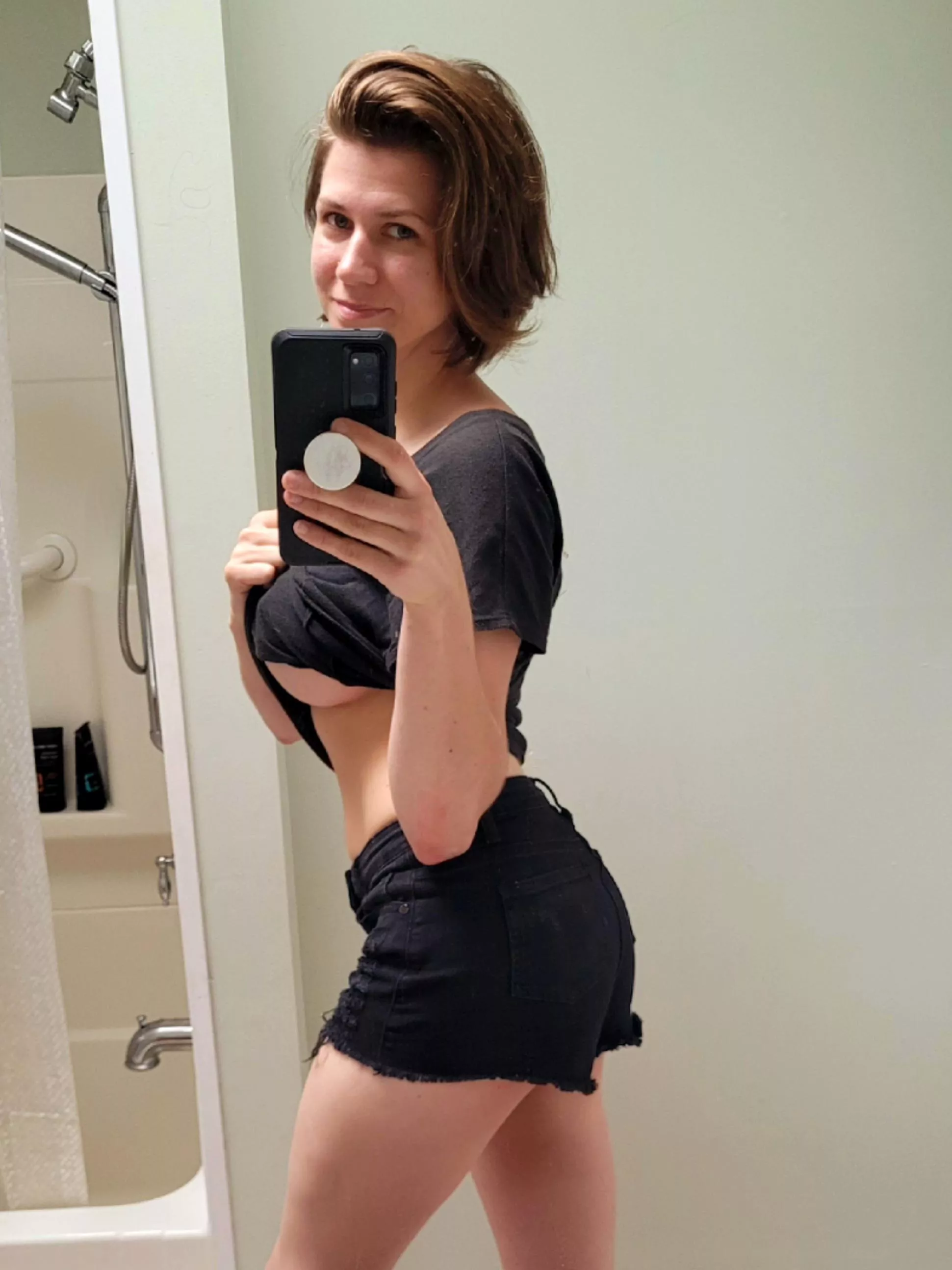 After I shower I need to show off posted by ScarlettJane92