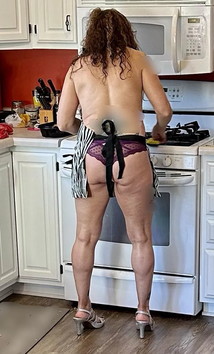 Annie (wife, 54) is excellent in the kitchen... posted by Deckerstarstan