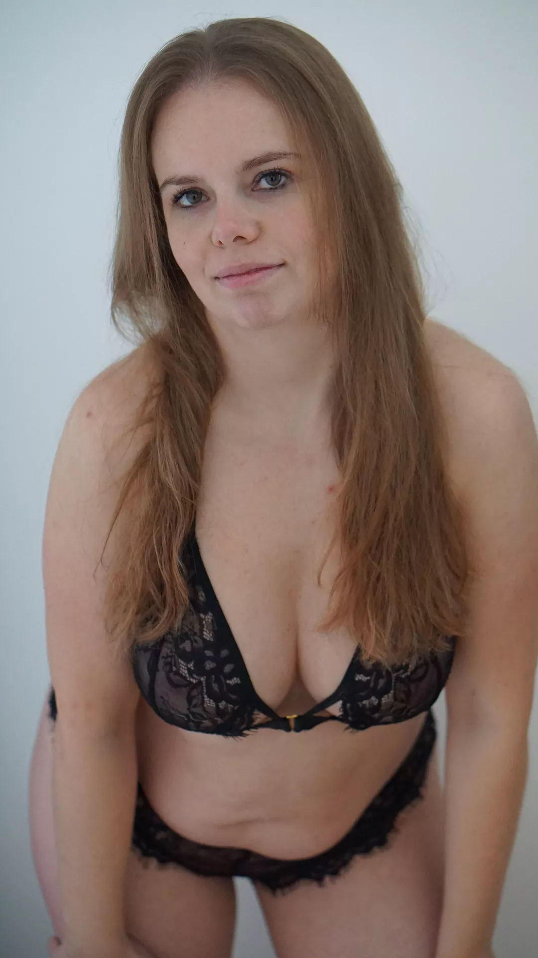 Can I be your little secret? posted by deadssandra-