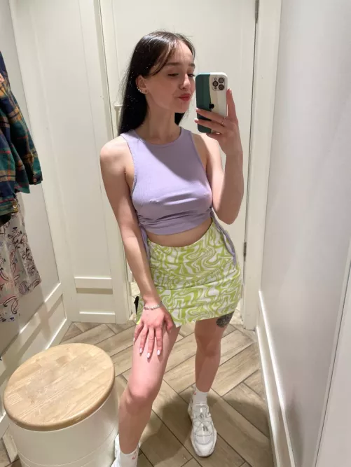 Can u imagine if my shirt got wet by deepfire36