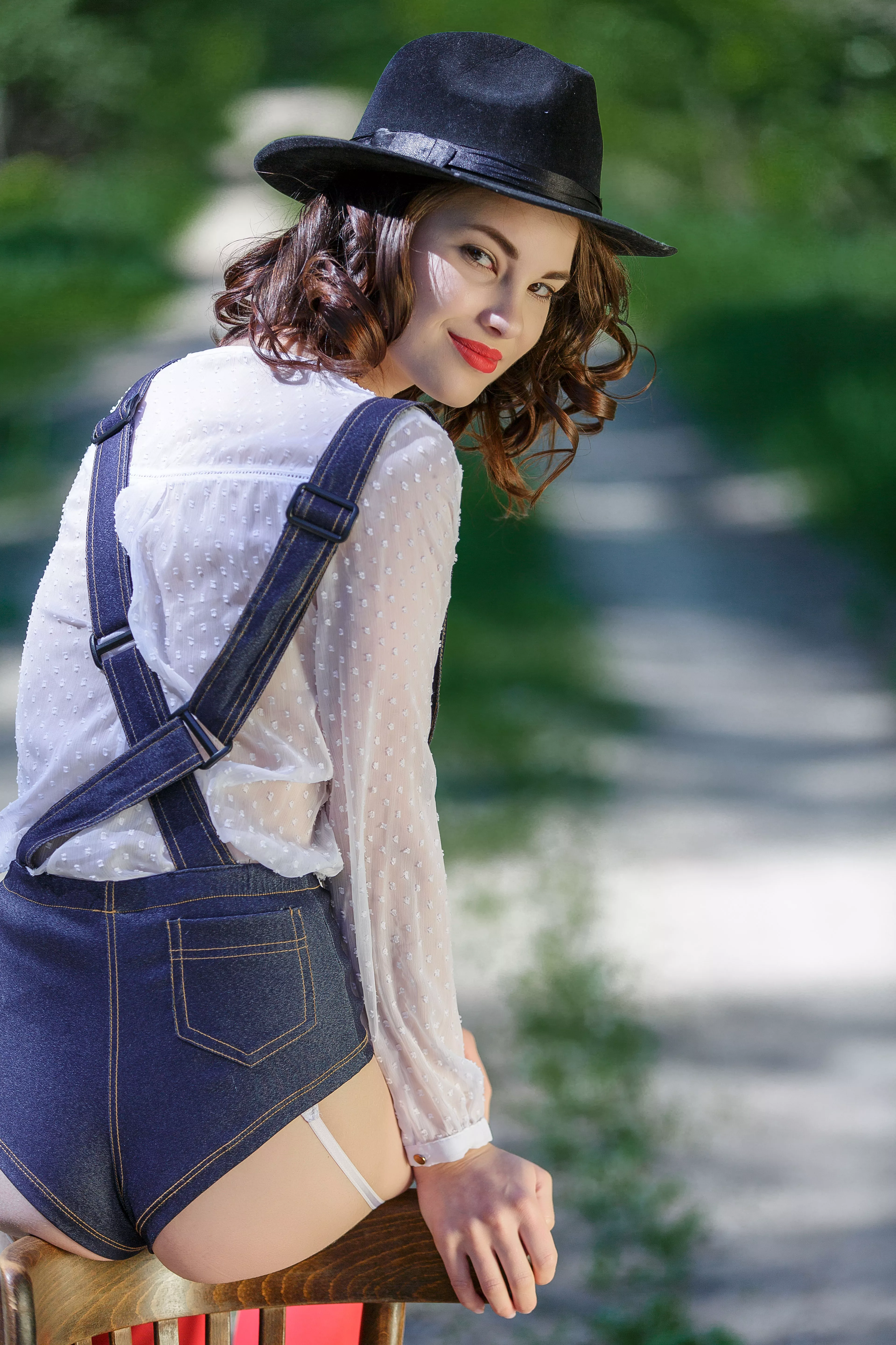 Diana FG in overalls posted by famegirls