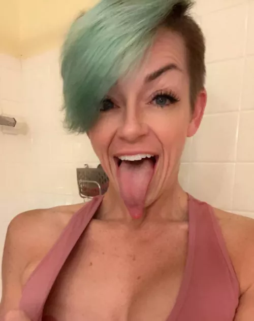 Fill me with white cream by SashaSins555