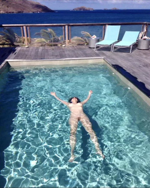 Free floating in St Barts. by MidwestFun9669