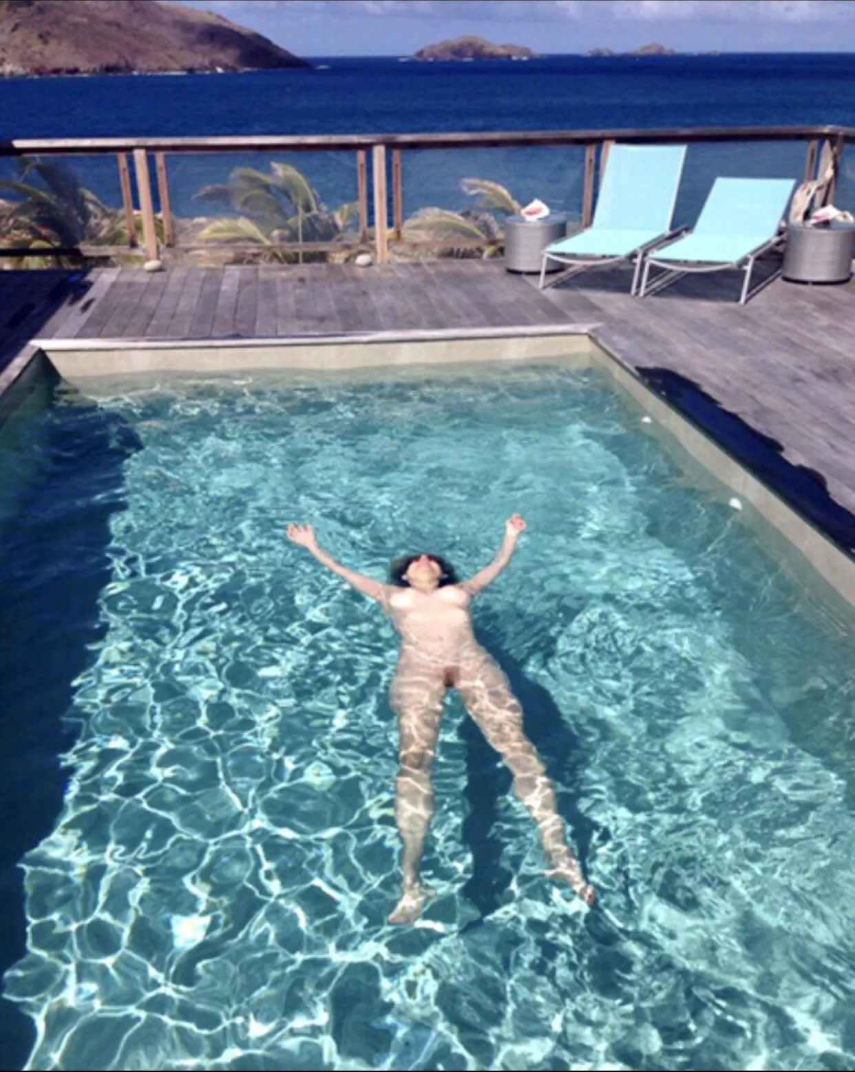 Free floating in St Barts. posted by MidwestFun9669