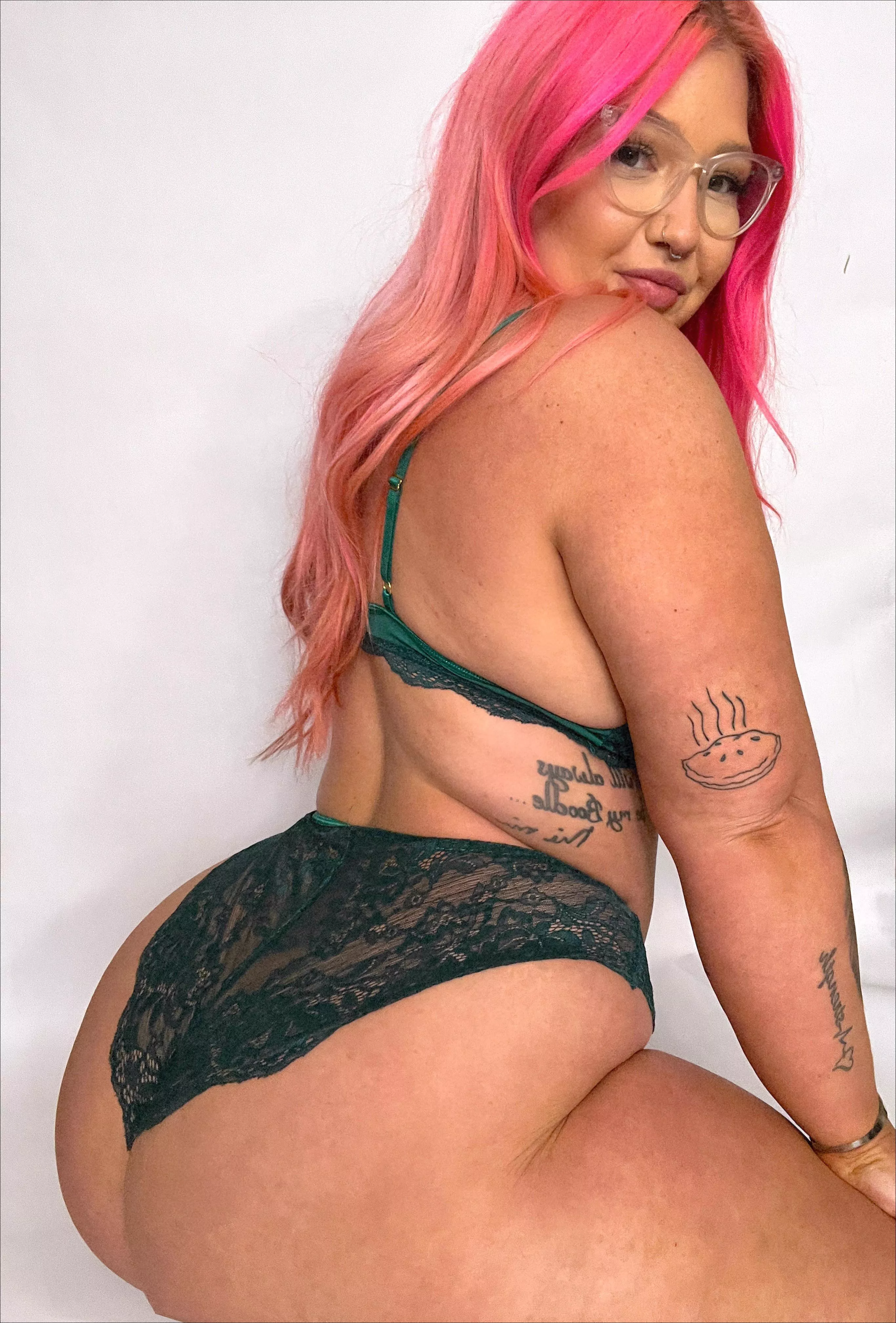 Glasses stay on during sex posted by demibleu