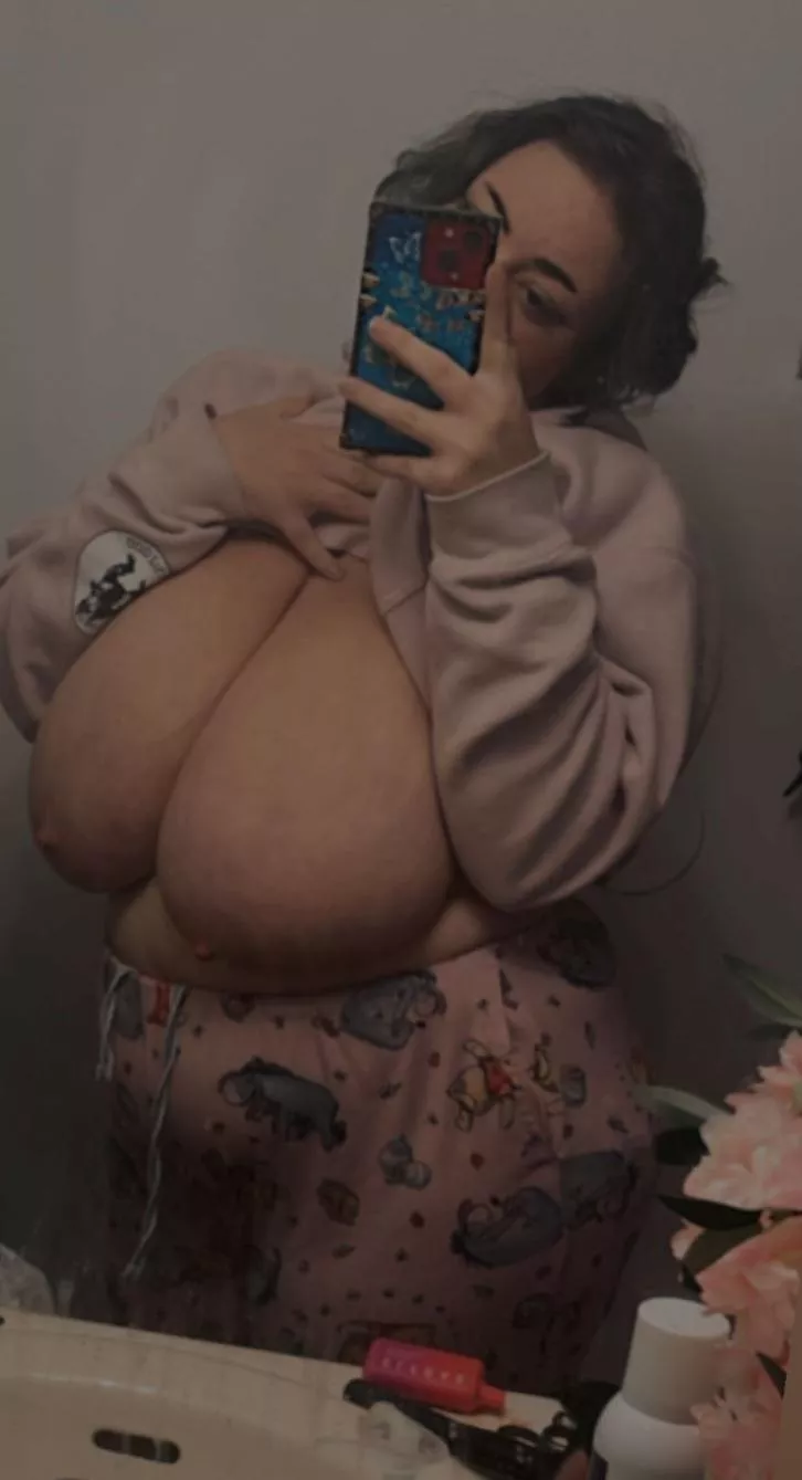 Got them big ass hangers posted by suuuurf