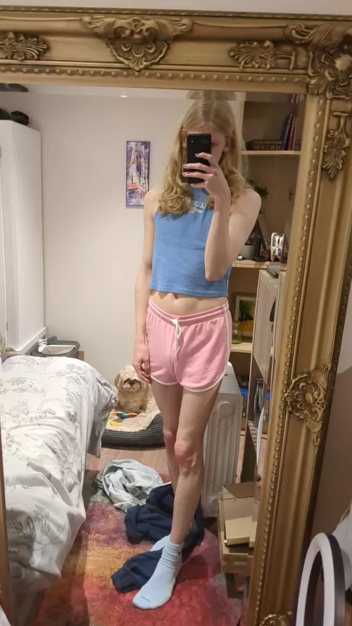 Hope everyone has a lovely Monday 💖 by blondefemboy97