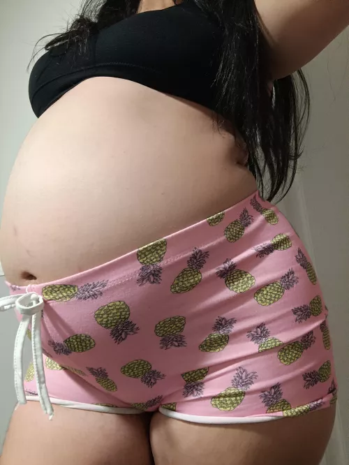 I love to eat and be fed 🩷 by sweetpiggy77