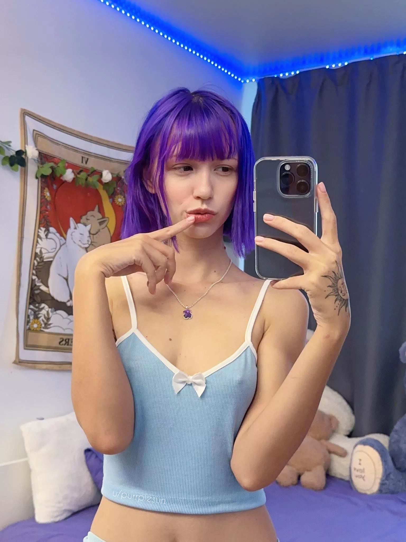 little flirty girl in a crop top💕 posted by purrplesun