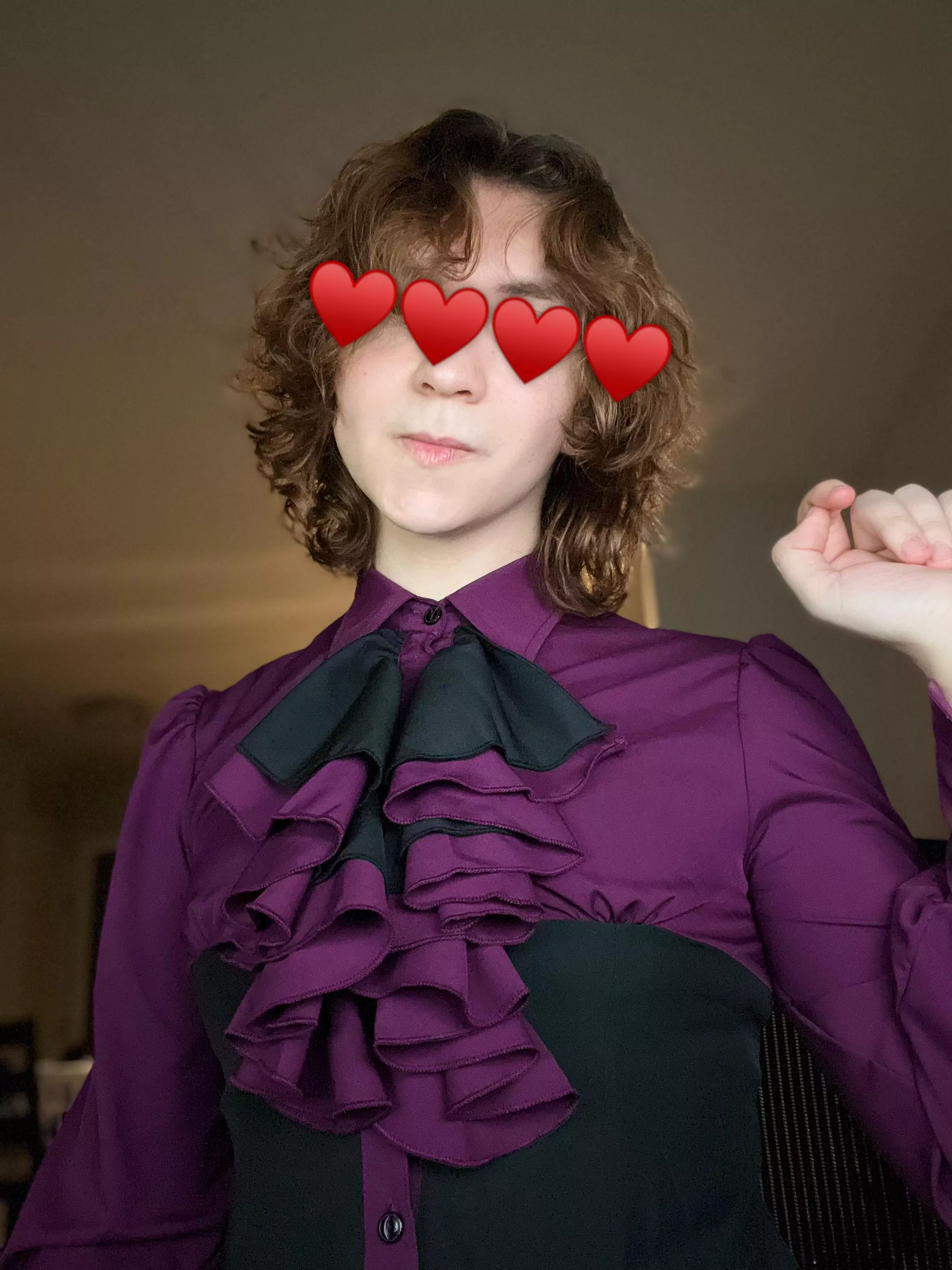 Love these ruffles, felt cute even without makeup♥️ posted by Rufurre