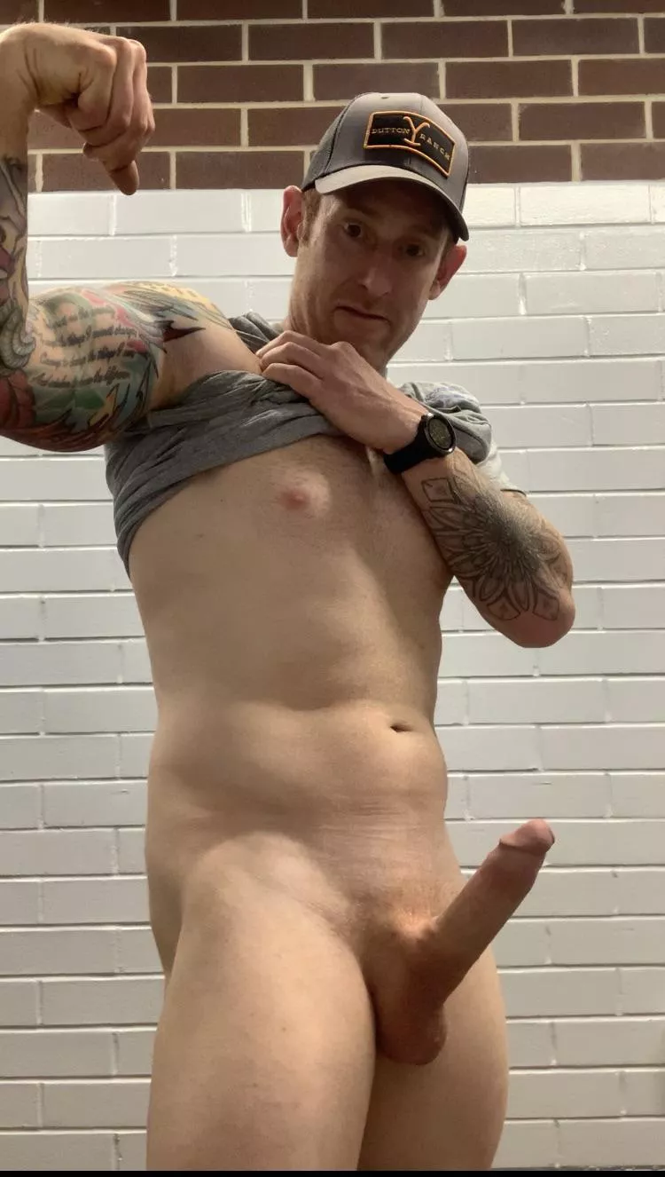 (M) Any of you ladies want to be my workout partner. Shoot me a message posted by fitmaintenceginger