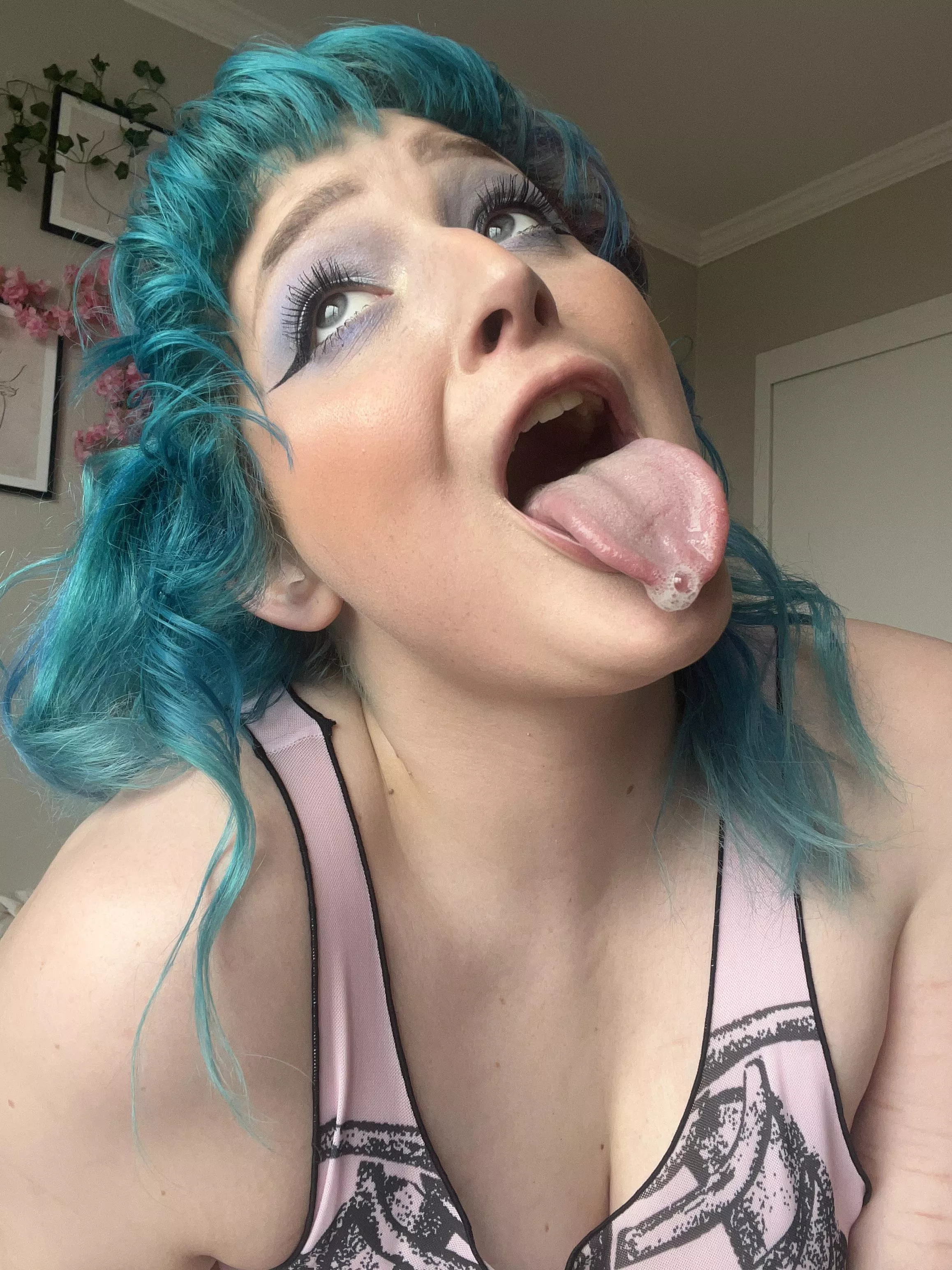 On the tip of my tongue [oc] posted by Jazzlike-Version9711