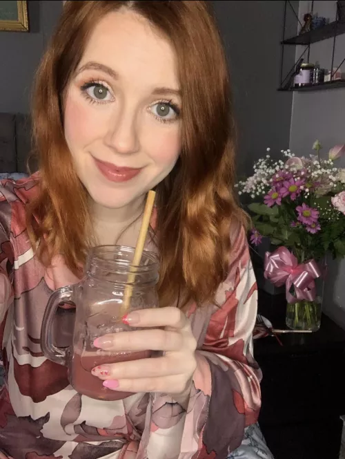 Relaxing at home today with some drinks 💕 [F] by snildeep