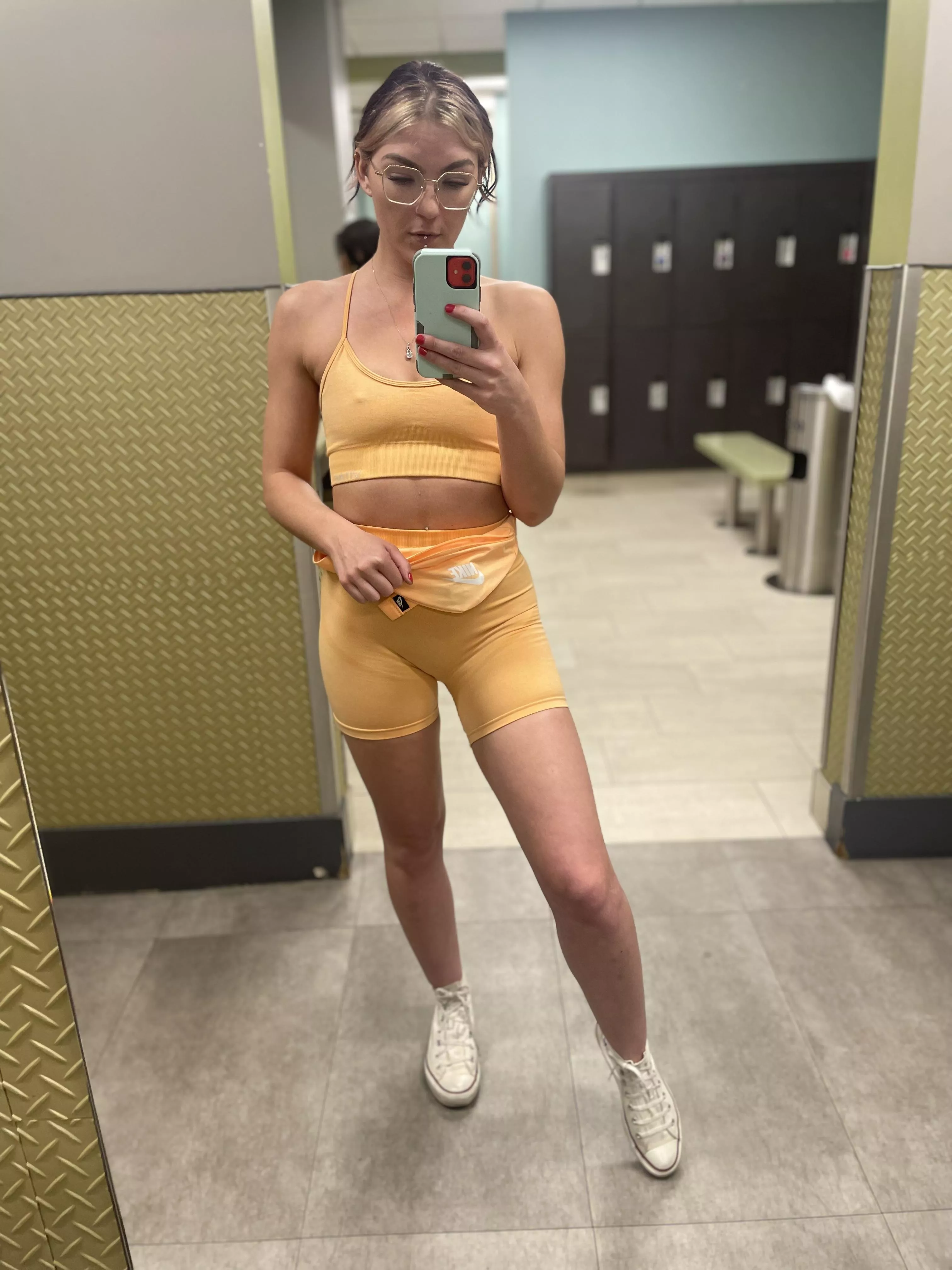 Stare at the gym🤤 posted by Thprkyblondee