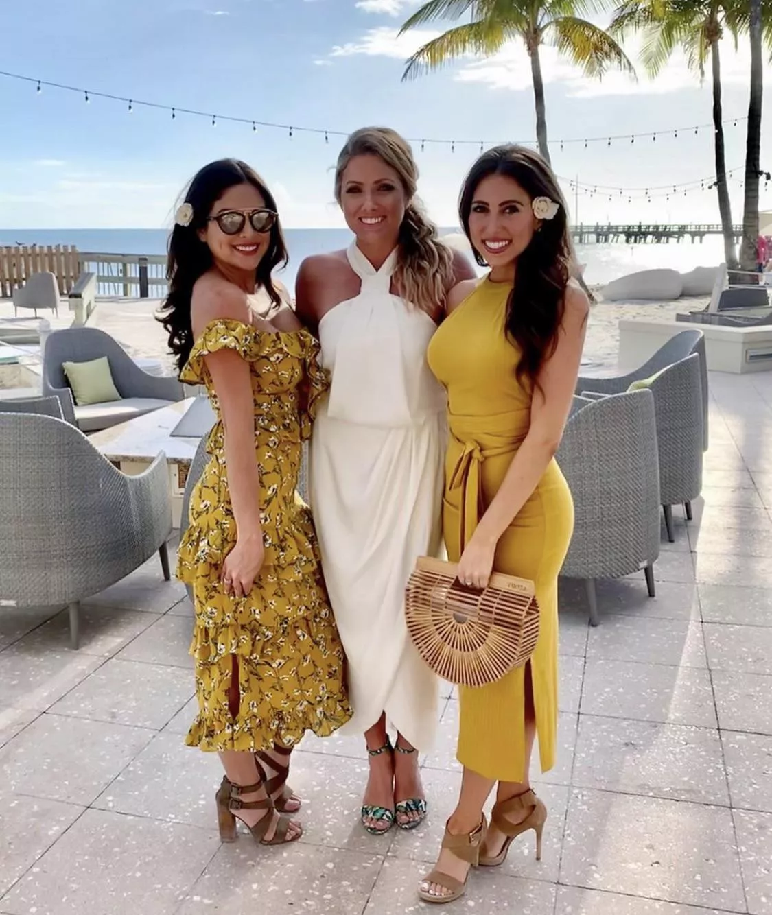 Surrounded by🌻 posted by knightplayaa