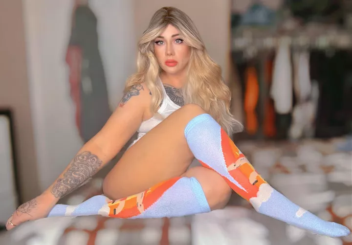 There is nothing sexier on a pair of legs than long socks by Littlemissis